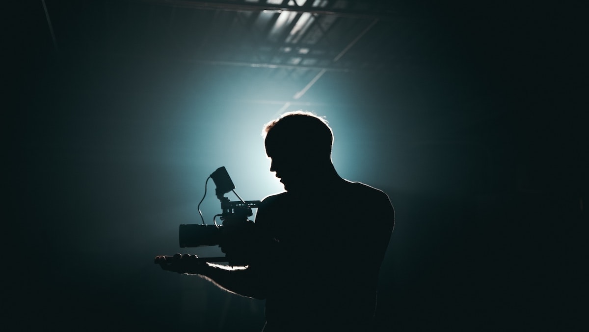 How To Take Better Behind The Scenes Photos - 10 Tips